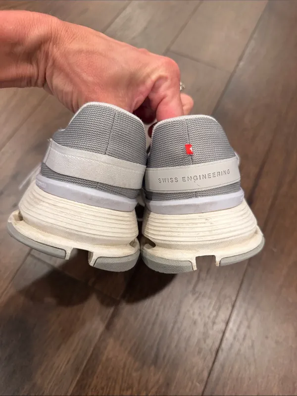 On Cloudnova Form 2 Sneakers Women’s Size 8.5 - Image 2