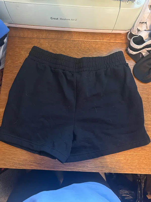 Black shorts - Image 2
