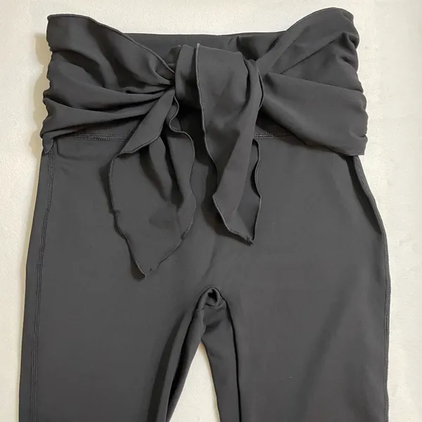 NWOT Zuda Black Bow Tie Leggings Size XXS - Image 5