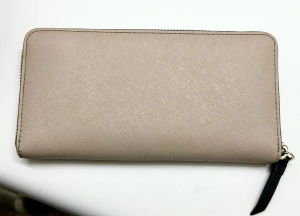 Kate Spade New York Briel large tote and matching wallet. - Image 6