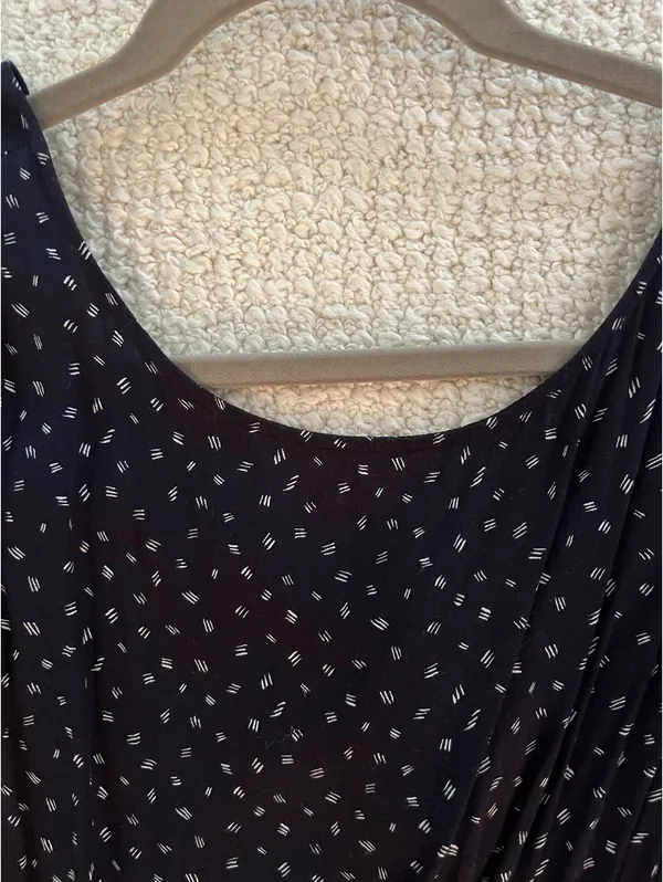 Cupcakes and Cashmere Navy Short Sleeveless Romper - Image 3
