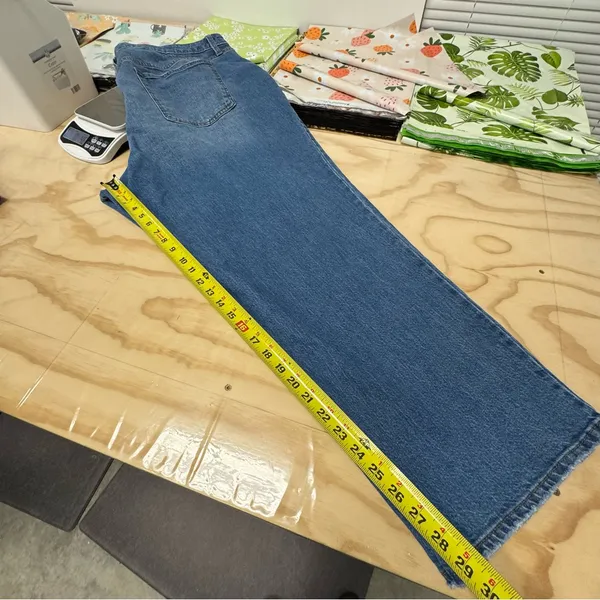 NWT Universal‎ Thread High Rise 90s Straight Leg Jeans Comfort Stretch W24 - Image 11