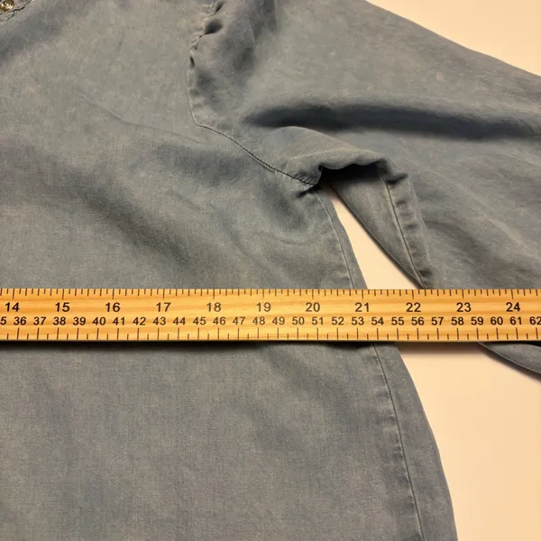 Jane + Delancey Henley Top Womens Small Blue Ruffle Puff Sleeve Chambray Style - Image 4