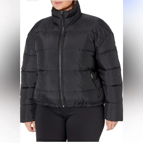 Elegant Black Puffer Jacket for Women cropped adjustable Size XL - Image 3