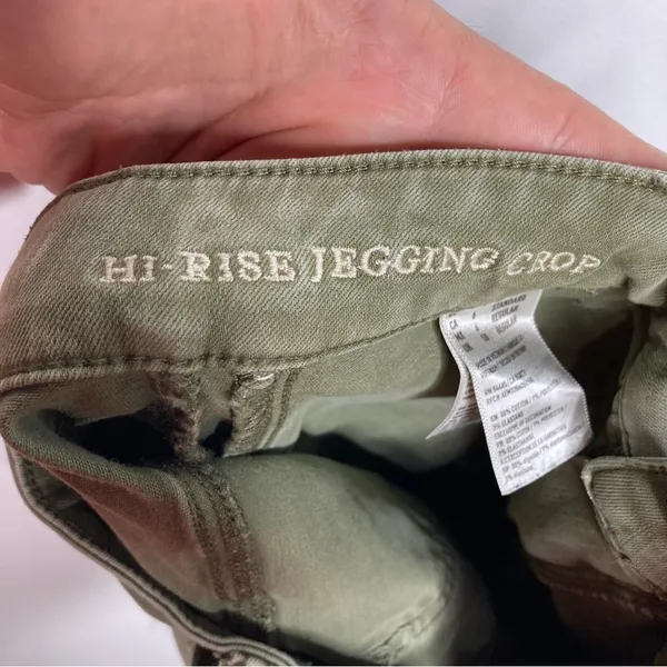American Eagle Outfitters high Rise Jegging Crop olive‎ green size 6 - Image 4