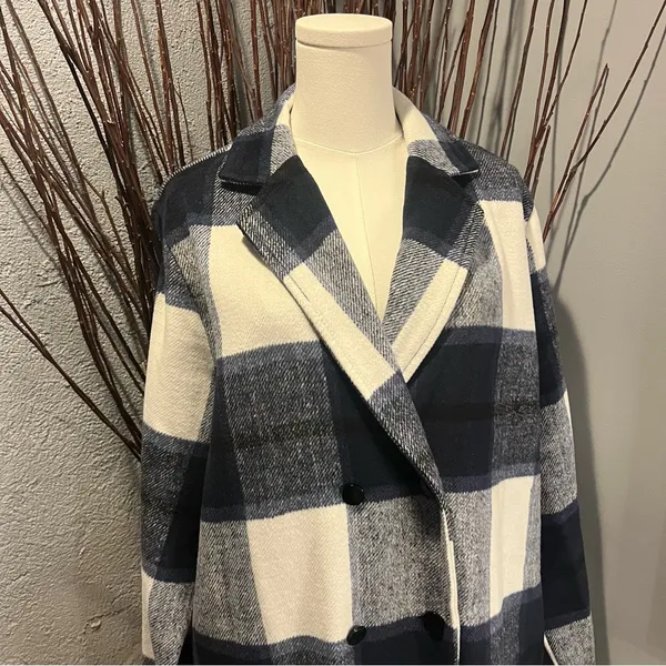 🌺DOUBLE TAKE BLUE AND WHITE PLAID DOUBLE BUTTON JACKET SIZE XL🌺 - Image 3