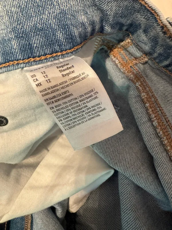 American Eagle Jeans - Image 3
