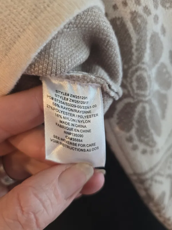 O Z Supply Beige Cream Patterned Sweater Xs - Image 2