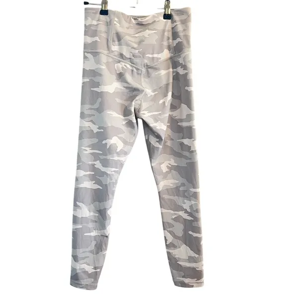 Athleta Elation Camo 7/8 Tights Size Small Gray Camouflage High-Rise‎ Leggings - Image 3