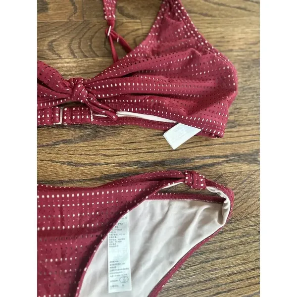 Abercrombie & Fitch Laser Cut Red Bikini Top with Adjustable Straps Size Large - Image 7
