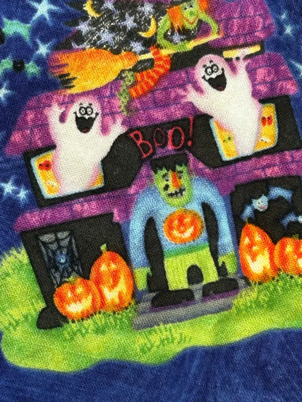Vintage 90’s Halloween Scrub Top Small Haunted House Ghost Pumpkin Witch V-Neck - Image 7