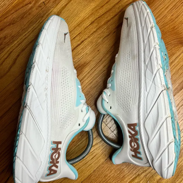 Hoka One One Arahi 7 “Frost Rose Gold” Size 9W B NO BOX - Image 2