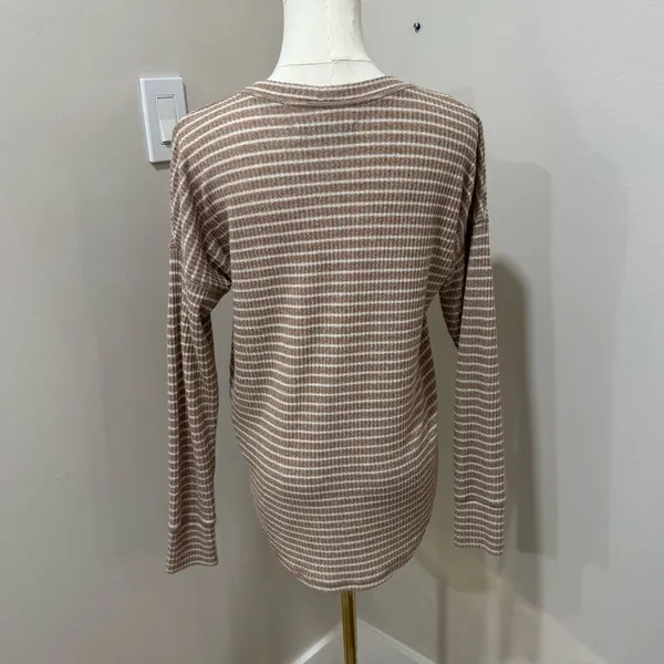 Abercrombie‎ & Fitch Tan White Striped Waffle Knit Tie Front Button Top XS - Image 3