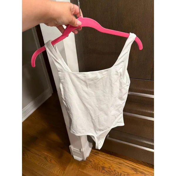 Babaton Contour Squareneck Bodysuit by Aritzia in white small - Image 4