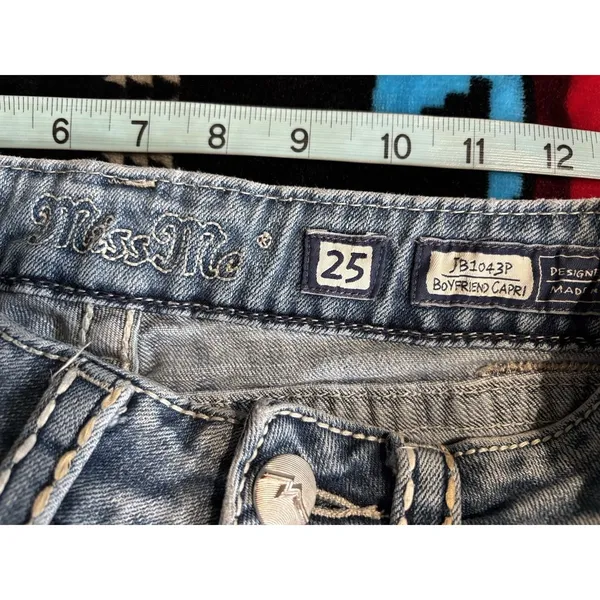Miss‎ Me Boyfriend Capri Heavy Distress Jeans Embroidered/Gems Logo 25 Low Rise - Image 8
