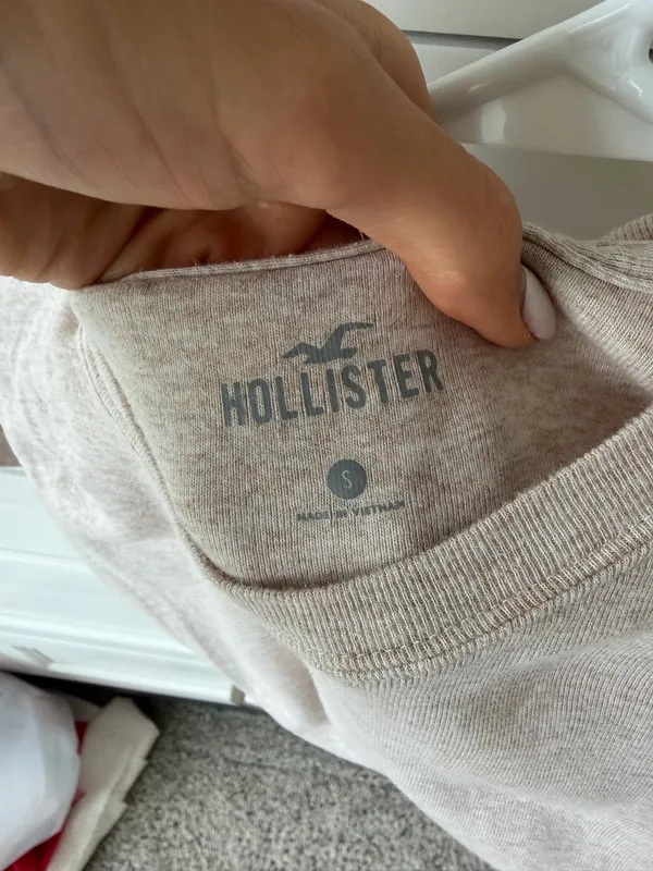 Hollister Short Sleeve Top - Image 2