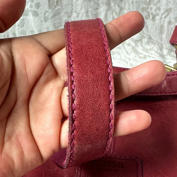 Fossil Women's Burgundy Leather Crossbody Bag good condition like new - Image 15