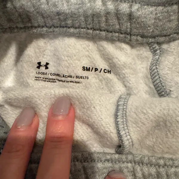 Under Armour jersey shorts small - Image 2
