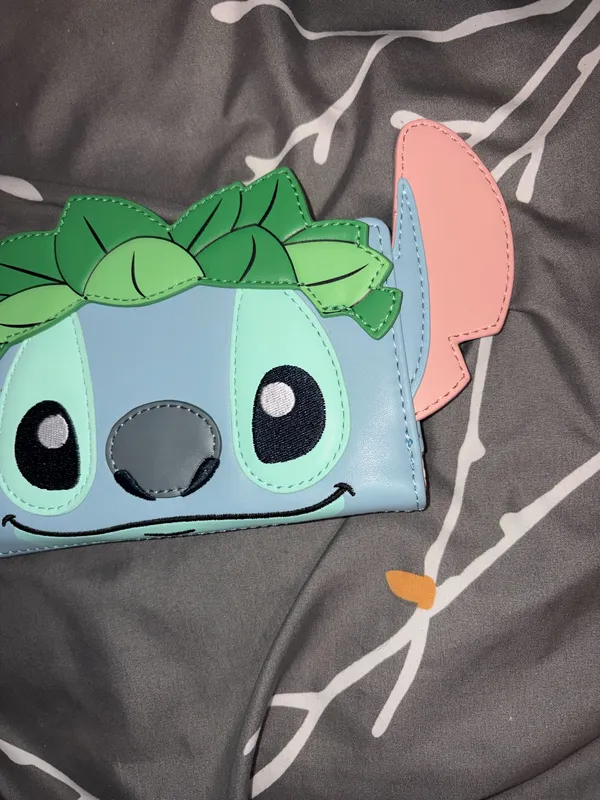 Loungefly Disney Lio & Stitch Luau Stitch Bifold Wallet New with Tags NWT - Image 2