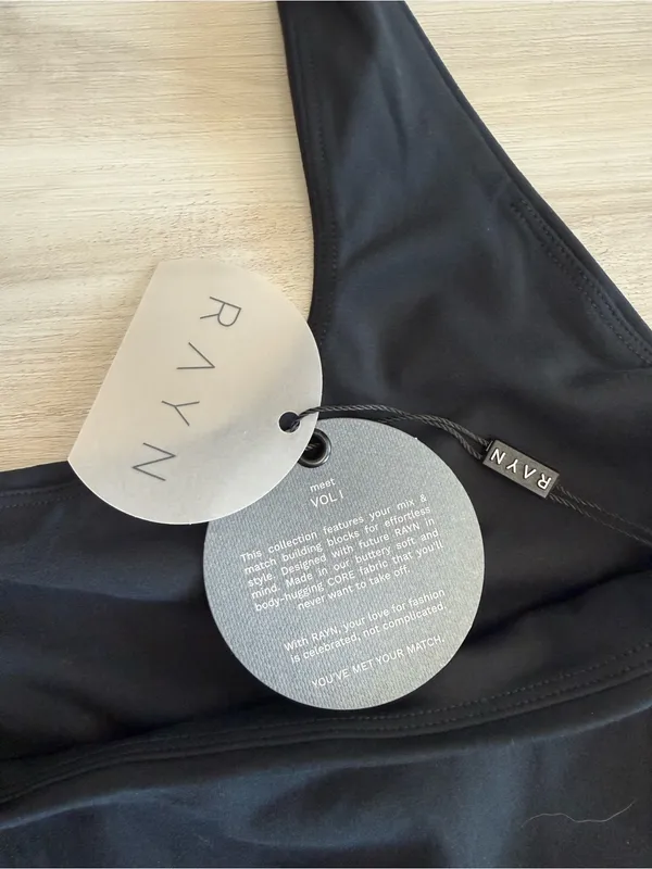 RAYN Halter Crop Top Black Medium NWT - Image 5
