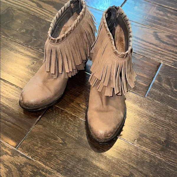 Fringe brown leather Ankle Boots size 7 1/2 - Image 6