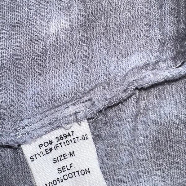 FANTASTIC FAWN Women's Blue & White ombré Button-Up Top size medium oversized w - Image 7