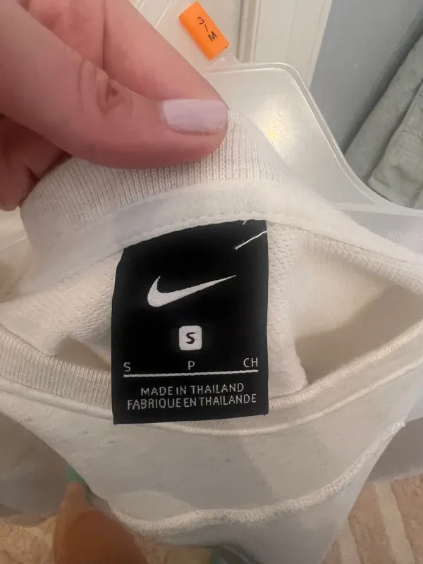 Nike Cropped Sweatshirt - Image 3