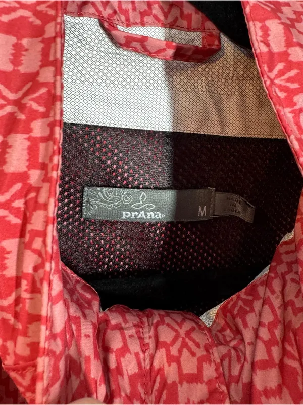 Prana Sunwashed Red Misty Geo Eliza Rain Jacket size medium‎ no belt Gorpcore - Image 3