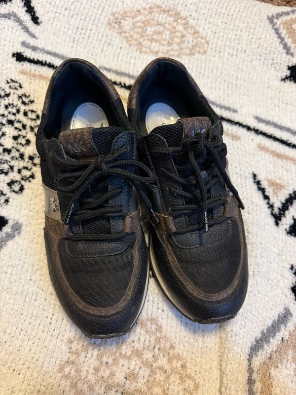 Michael Kors Sneakers - Image 2