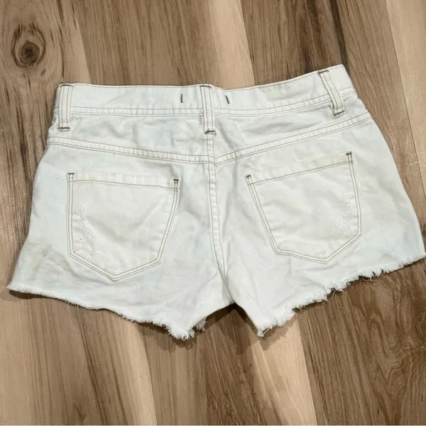 Free People White Low Rise Cutoff Jean Shorts Women’s 24 - Image 5