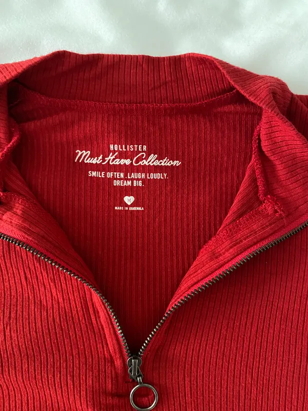 Hollister Red Zipper Crop Top - Image 3