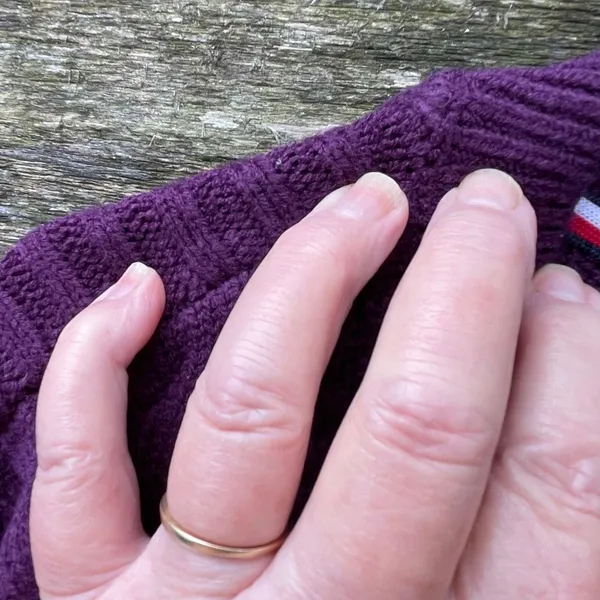 Tommy Hilfiger size L cable-knit dark berry sweater. - Image 5
