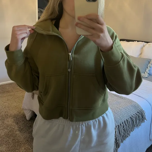 Lululemon light/forest green cropped full zip scuba. Size XS/S. - Image 2