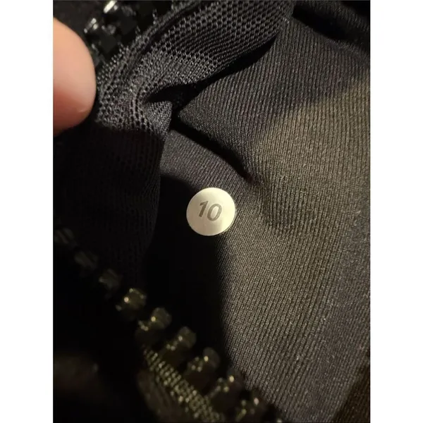 Lululemon Women's Black Zip-up Jacket - Size 10 - Image 8