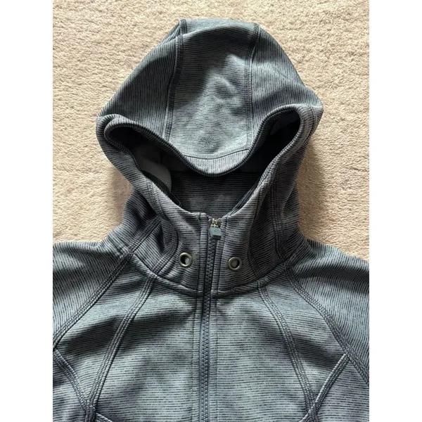 Athleta Women's Gray Full Zip Hooded Sweatshirt‎ Size Small - Image 5