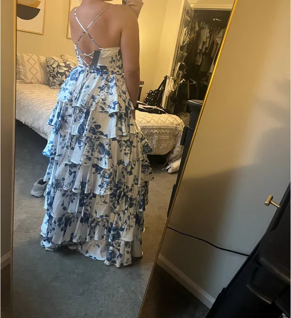Formal Lulus Dress - Image 3