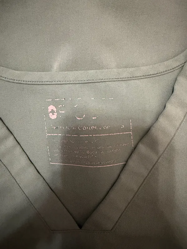 FIGS Scrubs Set - Image 3