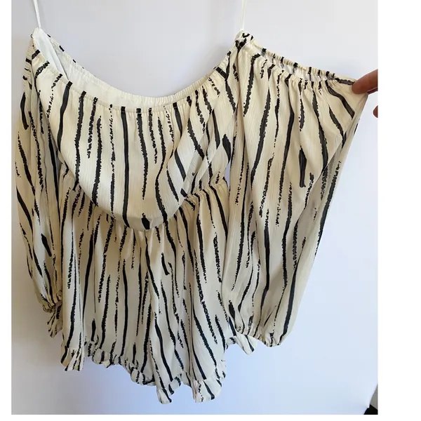 Wild Honey Womens Off Shoulder Romper Cream‎ Black Stripe Balloon Sleeve Medium - Image 6