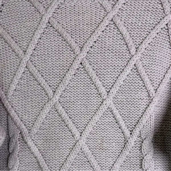 Amour Vert Women’s 100% Merino Wool Chunky Cable Knit Soft Sweater Lilac Sz XL - Image 2