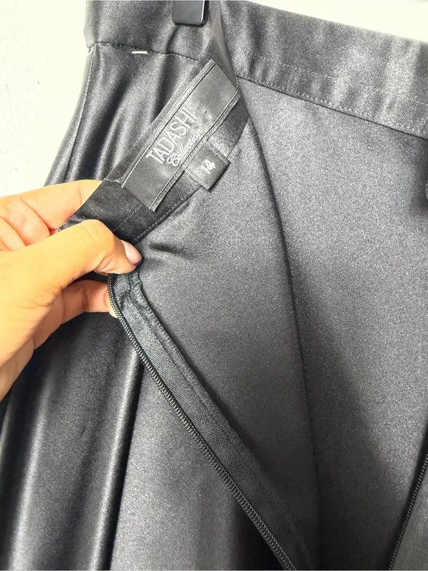 TADASHI SHOJI Black Satin Maxi Skirt - Image 7