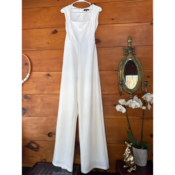 NWOT Lulus Enticing Endeavors White Jumpsuit Classy Party Cocktail Elegant Sz M - Image 3