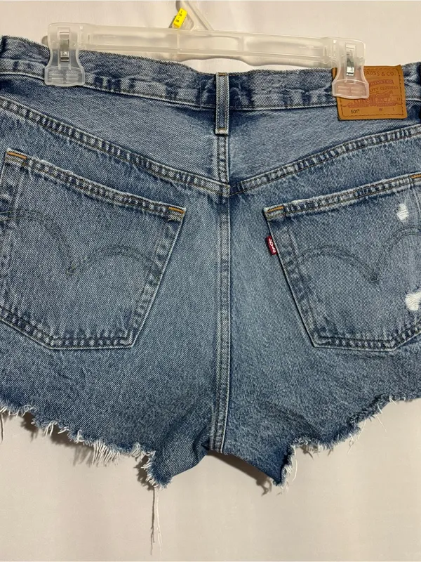 LEVI’S 501 size 30 button fly cut-off women’s shorts - Image 4