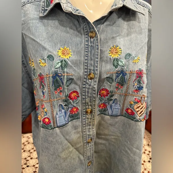 Bobbie Brooks Denim Button Down Shirt with Floral Embroidery Blue Size XL - Image 3