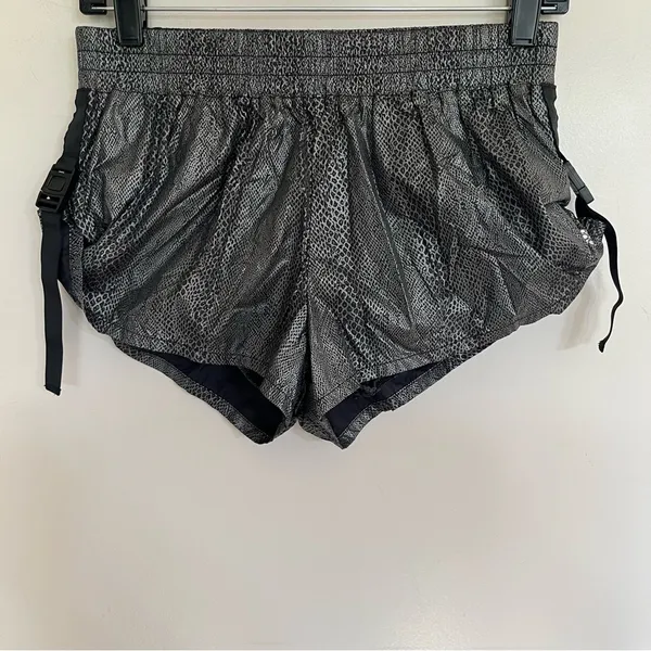 FP Movement The Way Home Shorts Silver Snakeskin Animal‎ Print Buckle XS - Image 11
