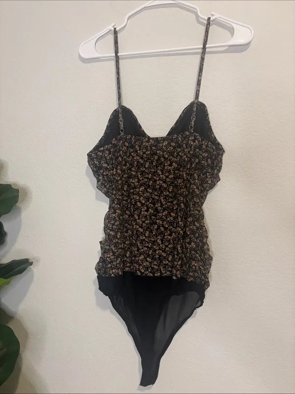 ee:some floral Print Ruched Black Bodysuit Medium - Image 6