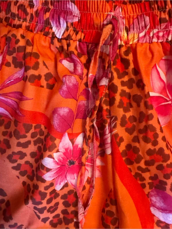 Tropical Resort Shorts Set – Bold Floral & Leopard Vacation Set Size S NWT - Image 4