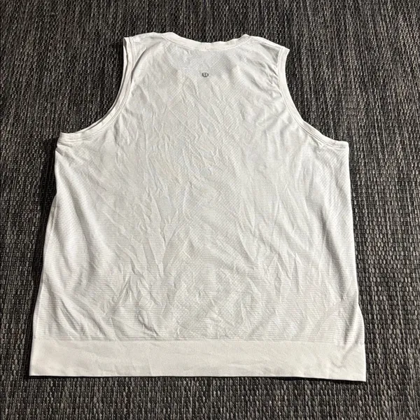 Lululemon Swiftly Breeze Tank *Relaxed Fit Size 10 - Image 2