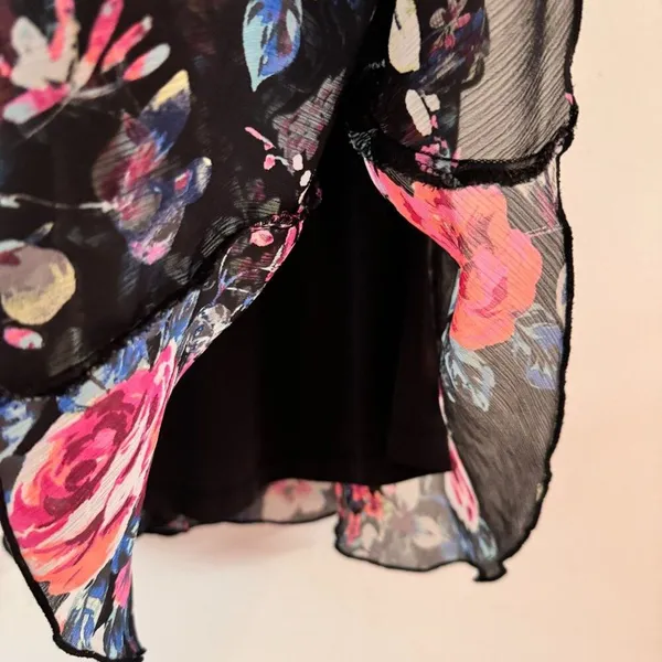 Express - Sleeveless Floral Cami Top in Black Multi - Image 2
