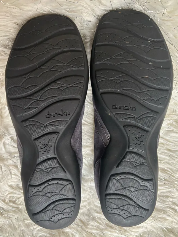 Dansko Silver Women's Shimmer Slip-On Loafers Size 38 - Image 10