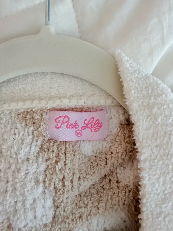 Pink lily cheetah print robe - Image 5